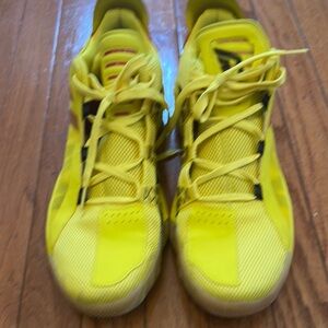 Dame  Yellow Athletic Shoes